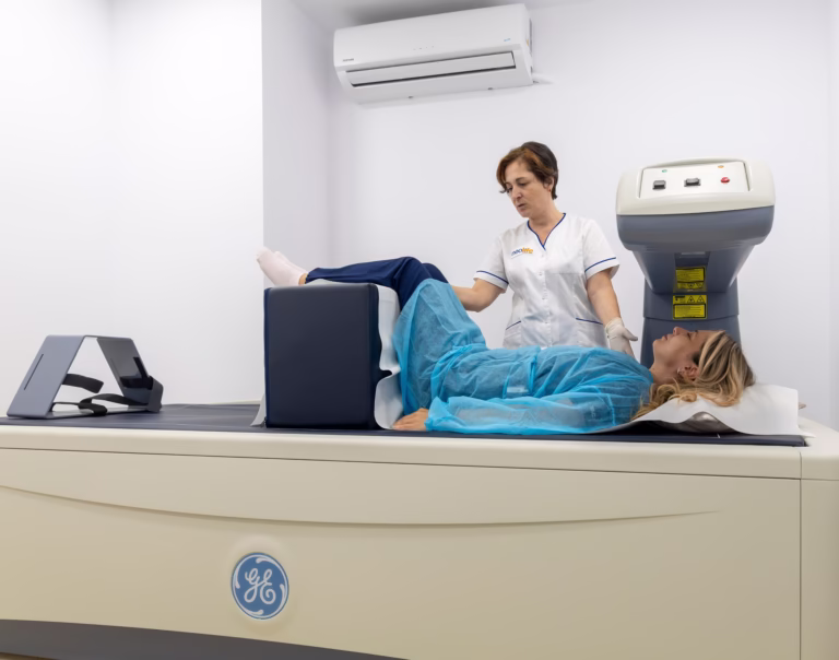 Evaluarea osteodensitometrică în diagnosticul osteoporozei – DXA
